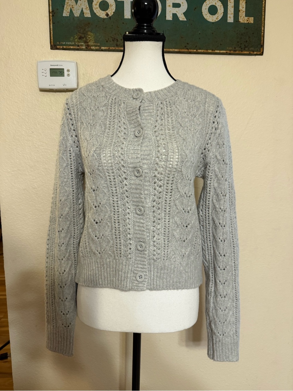 Hollister Grey Soft Chunky Cable Knit Cardigan Size XS Button Up Warm Winter